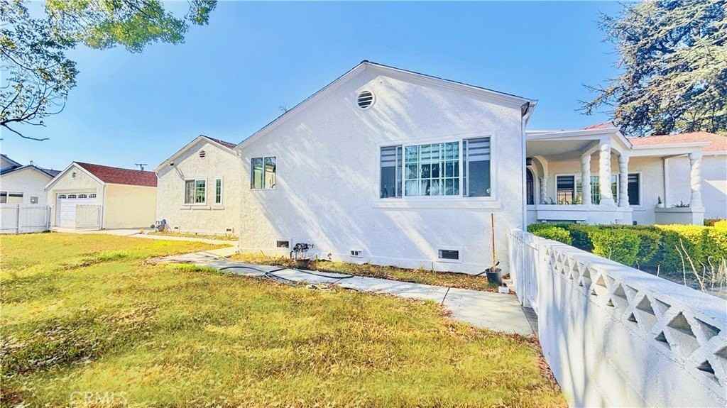 207 S El Molino St - Photo 3 of 19