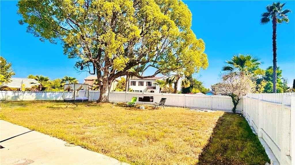 207 S El Molino St - Photo 4 of 19