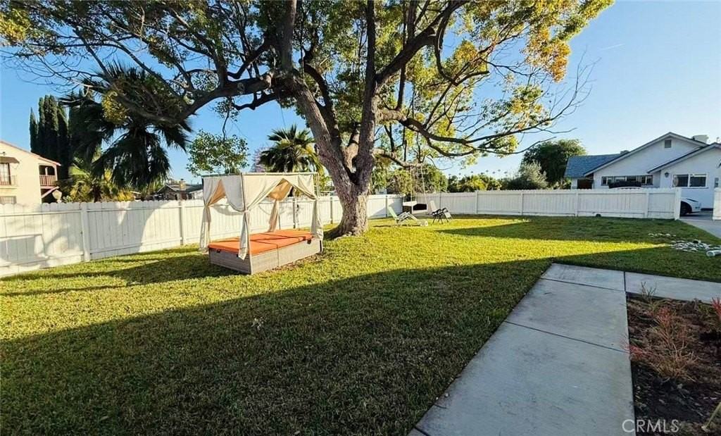 207 S El Molino St - Photo 5 of 19