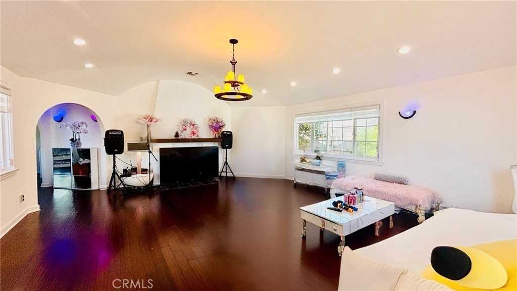 207 S El Molino St - Photo 7 of 19