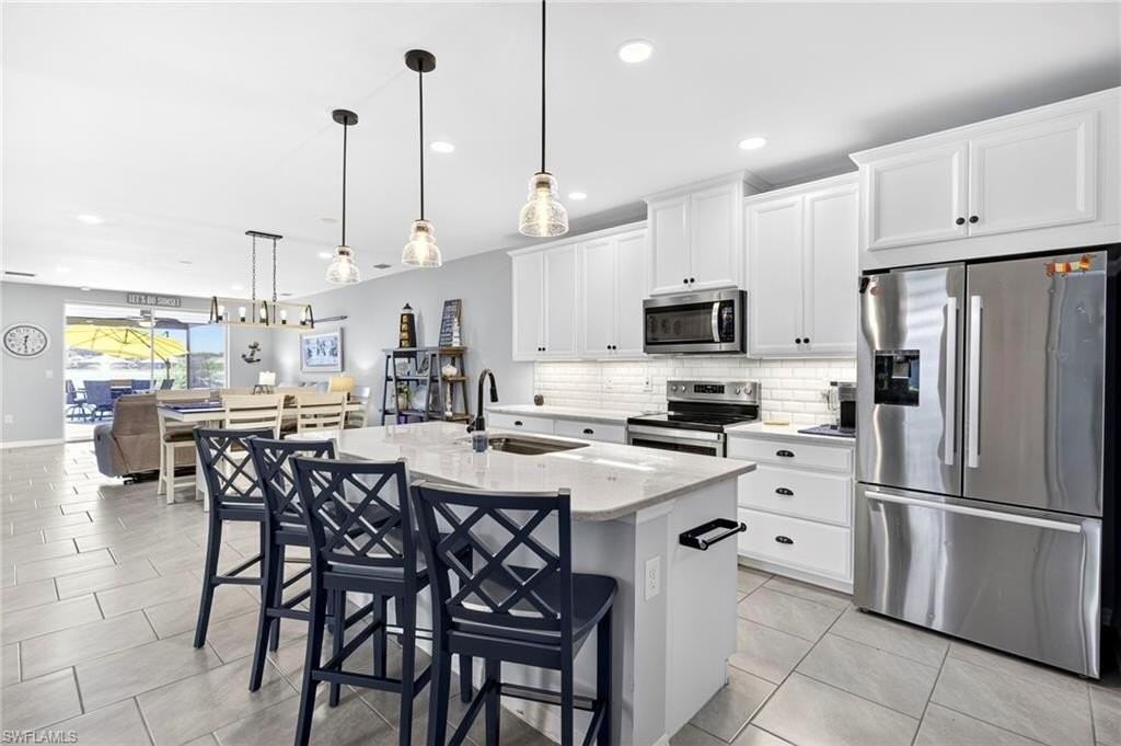 14582 Edgewater Cir - Photo 5 of 38