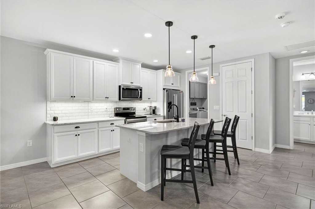 14582 Edgewater Cir - Photo 6 of 38