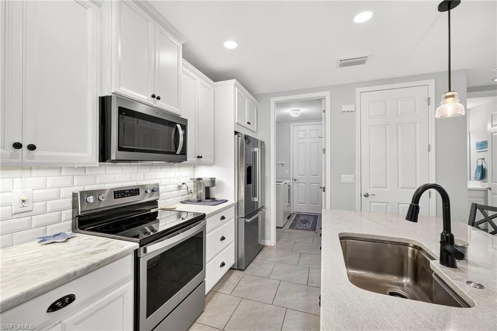 14582 Edgewater Cir - Photo 7 of 38