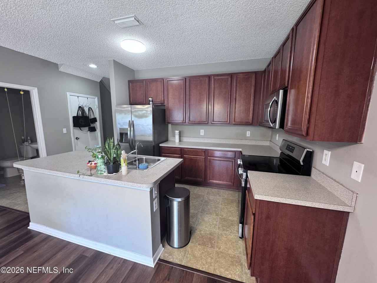 5216 Brighton Park Ln - Photo 7 of 26