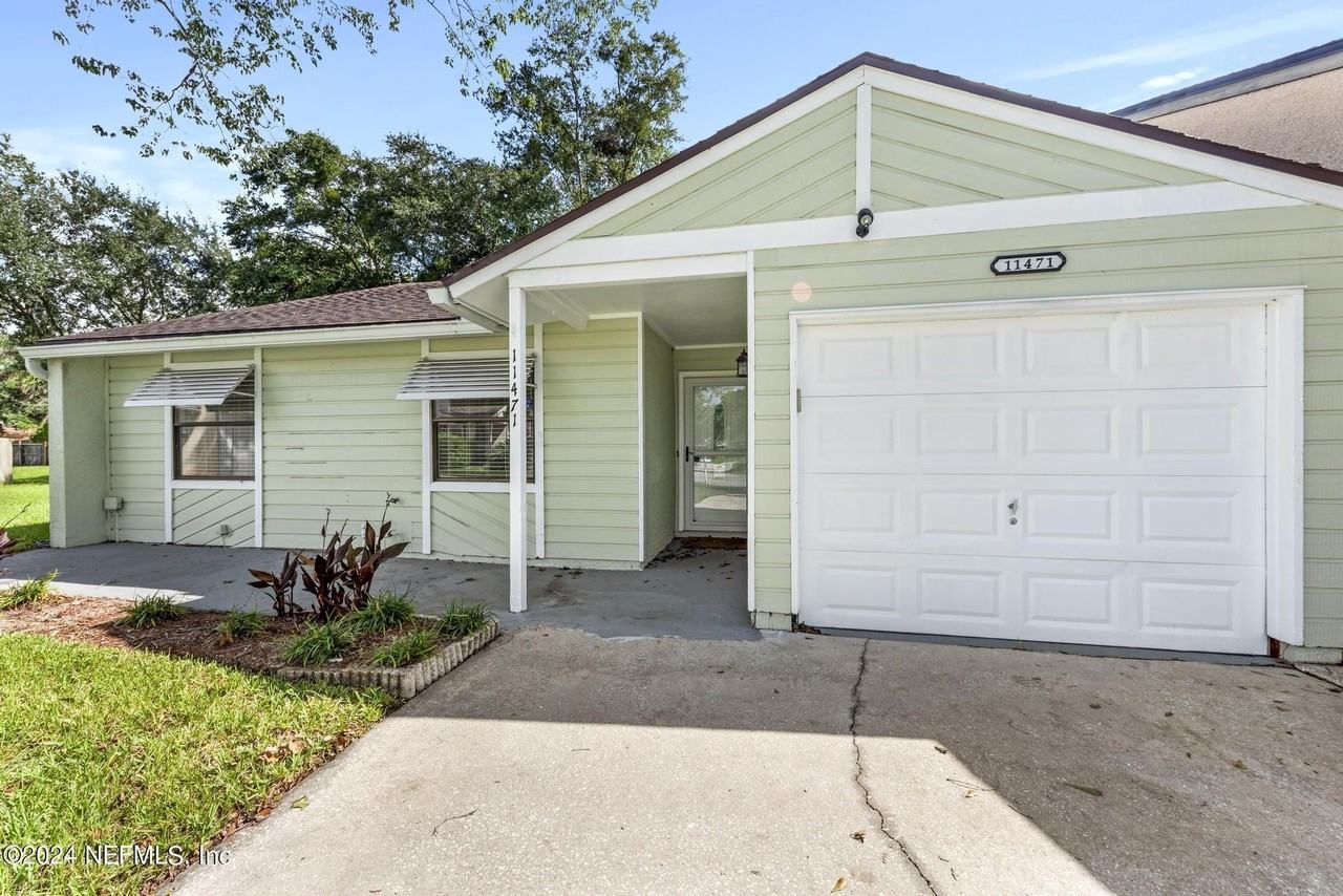11471 Stinger Way - Photo 2 of 25