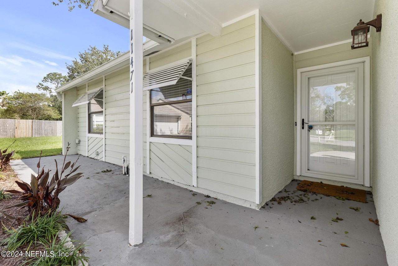 11471 Stinger Way - Photo 3 of 25