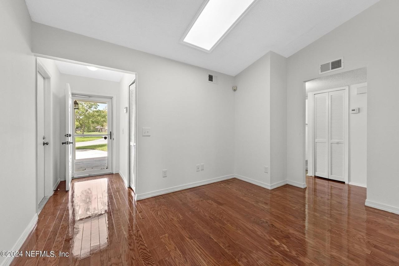 11471 Stinger Way - Photo 4 of 25