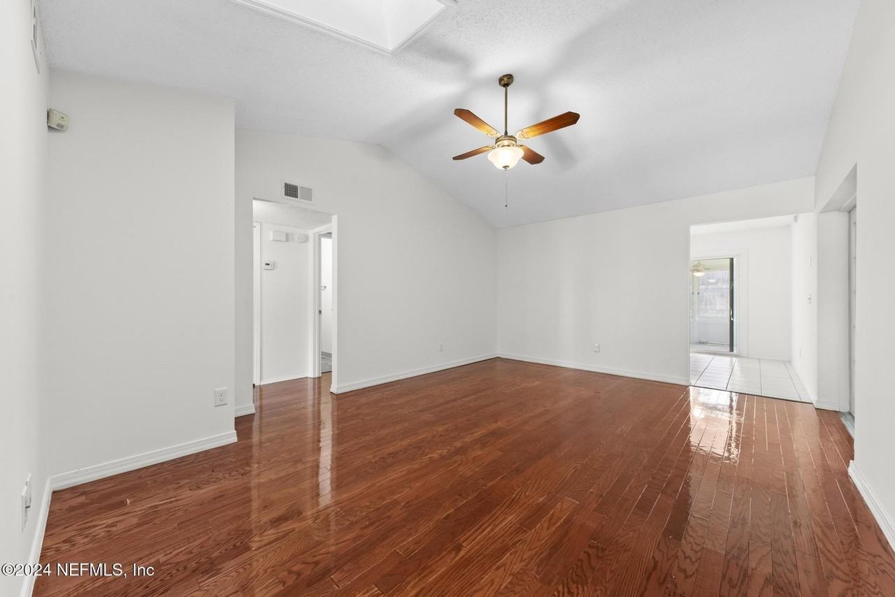 11471 Stinger Way - Photo 5 of 25