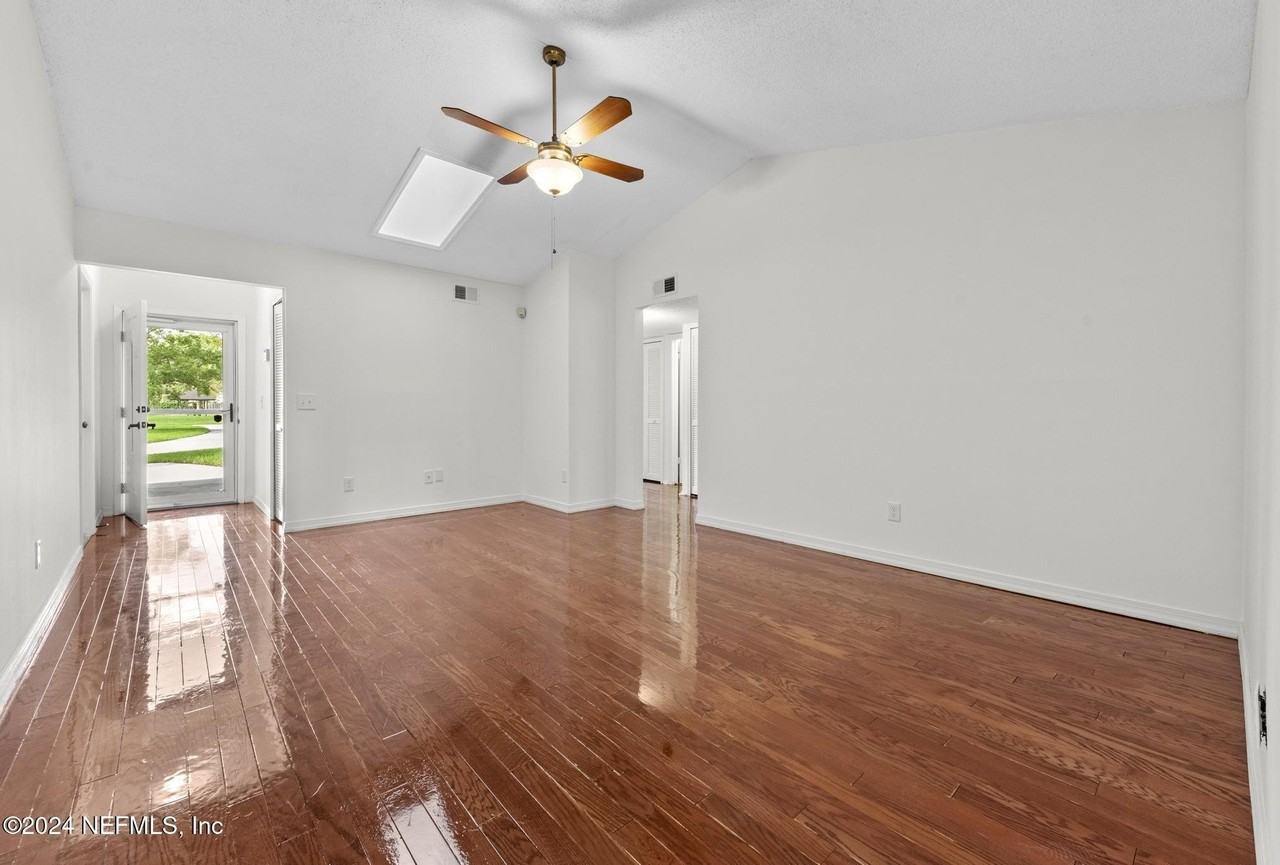11471 Stinger Way - Photo 7 of 25