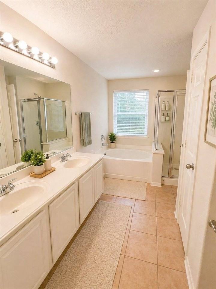 203 N Burberry Park Cir - Photo 5 of 19