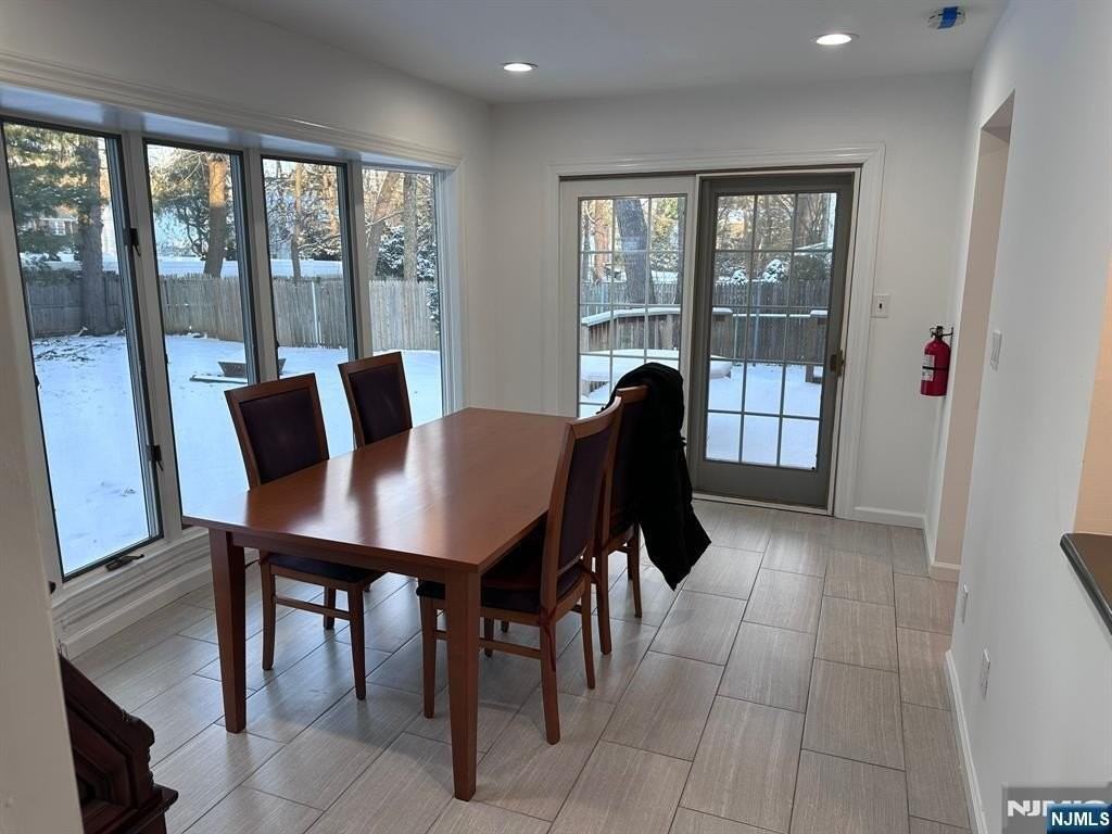 14 Louise Ln - Photo 5 of 24