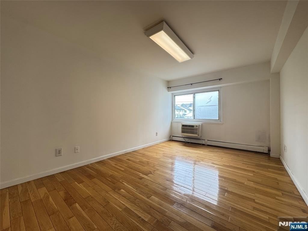 333 Grand Ave Apt 2r - Photo 7 of 13