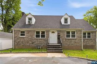 86 N Farview Ave 1st Fl - Photo 1 of 1