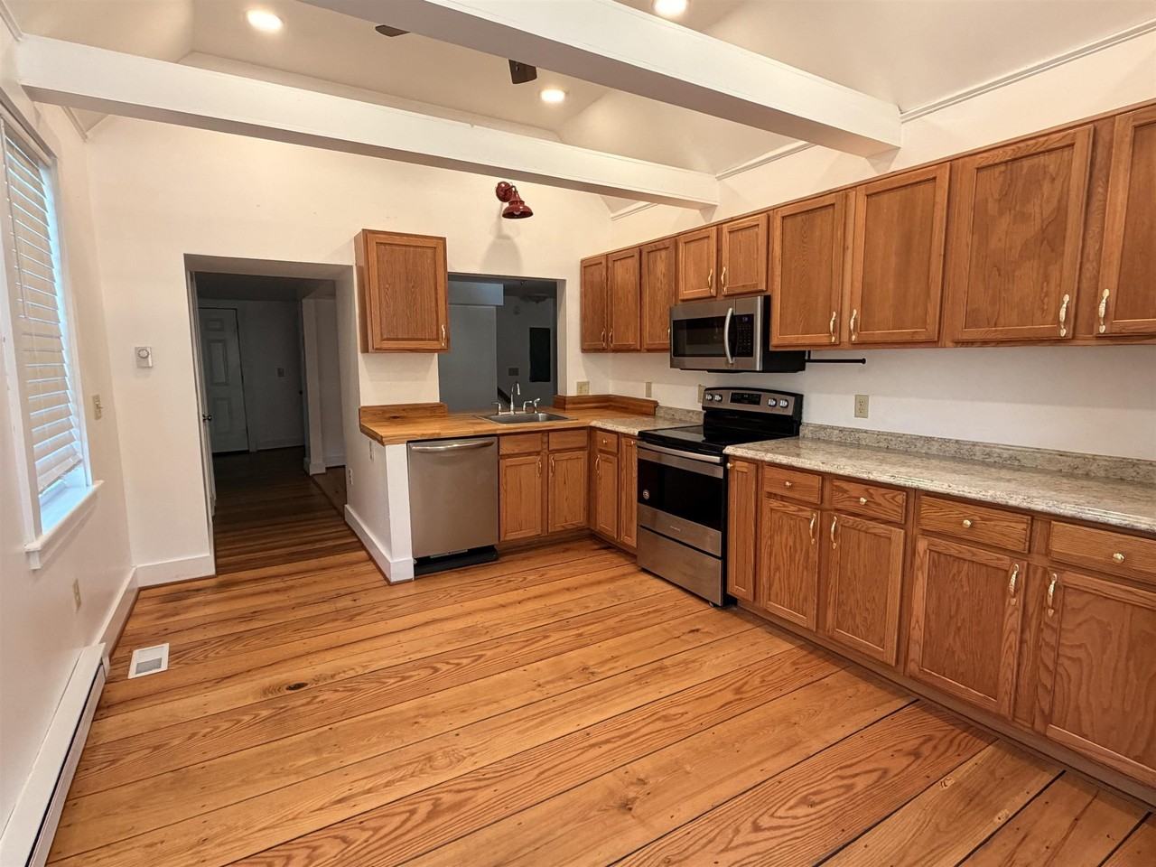 27 Ashuelot St #A - Photo 2 of 13