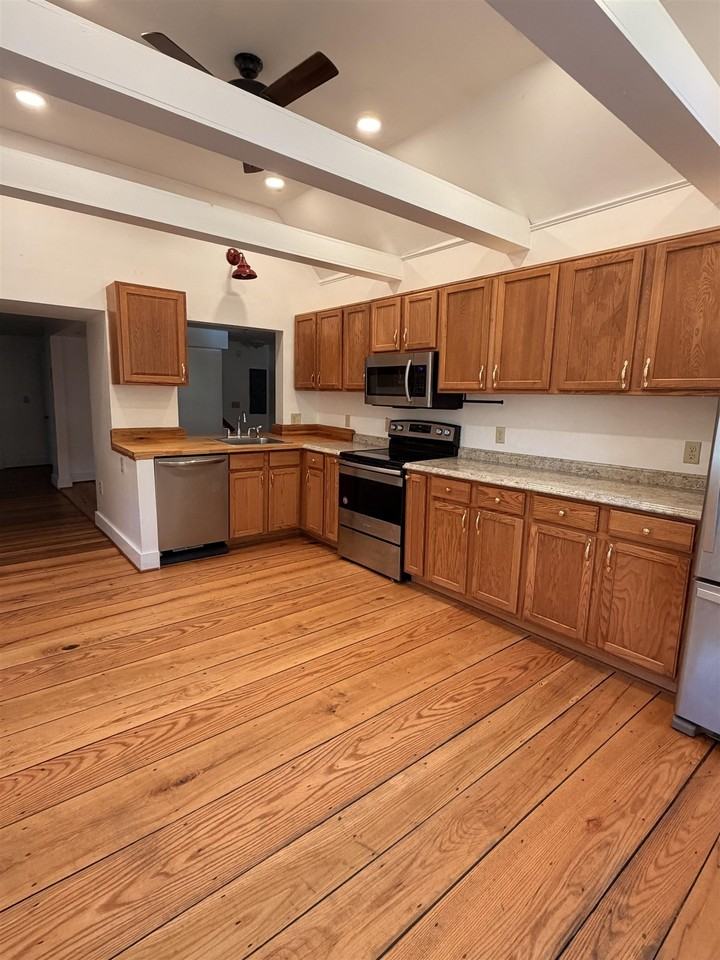 27 Ashuelot St #A - Photo 4 of 13