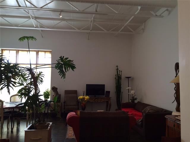 1371 Crampton St - Photo 3 of 10