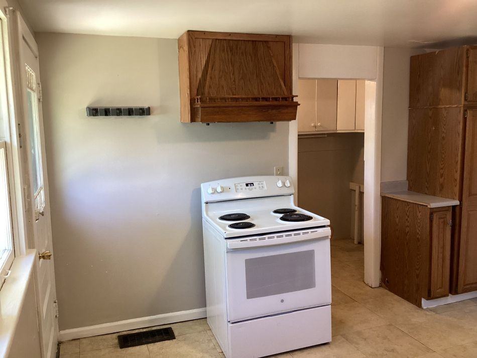 545 N Goodlet Ave #1 - Photo 4 of 12