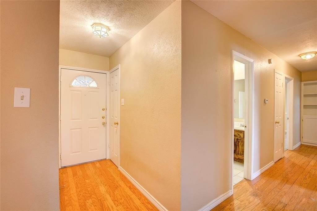 2104 Meadow Dl - Photo 5 of 27