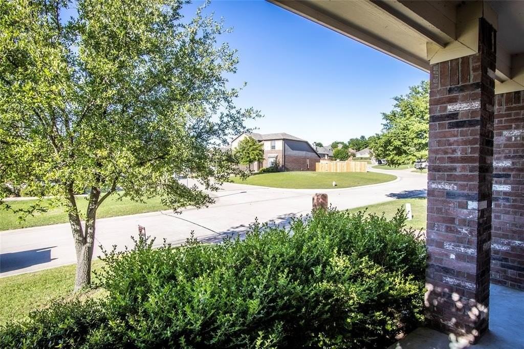 111 Singletree Ln - Photo 4 of 26