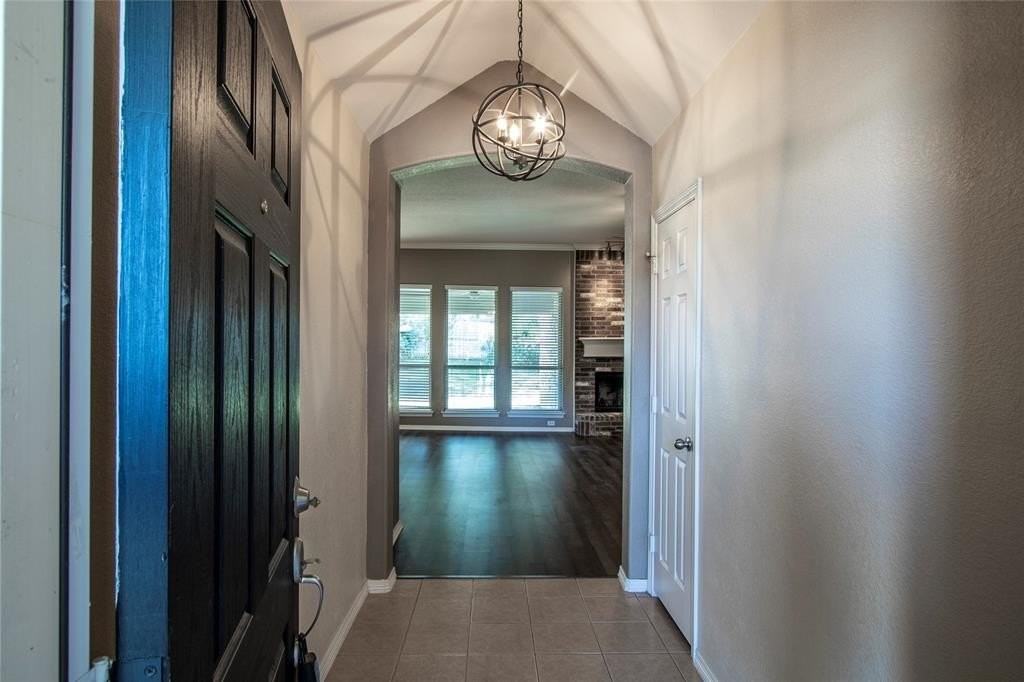 111 Singletree Ln - Photo 5 of 26