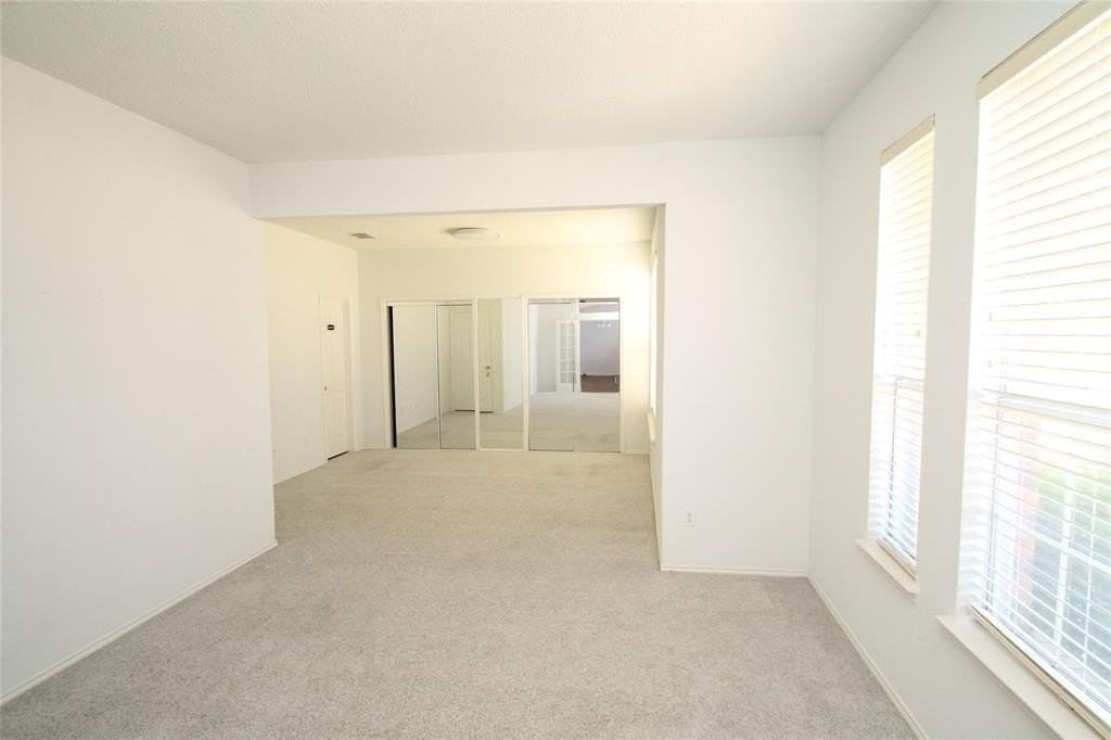 4004 Lakeside Dr - Photo 6 of 28
