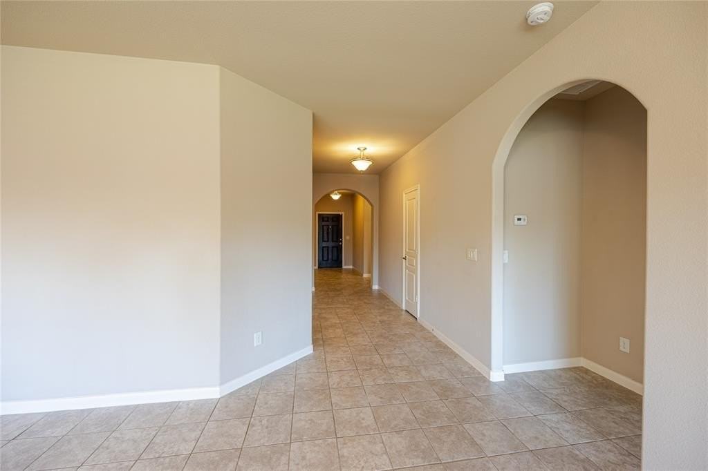 1141 Kingston Ct - Photo 4 of 37