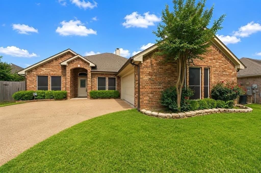 2230 Park Hurst Dr - Photo 3 of 37