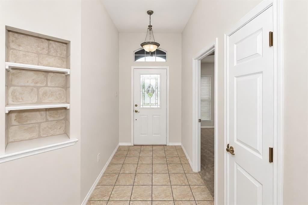 2230 Park Hurst Dr - Photo 6 of 37