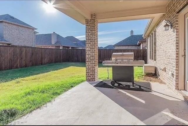 2308 Houston Dr - Photo 3 of 12