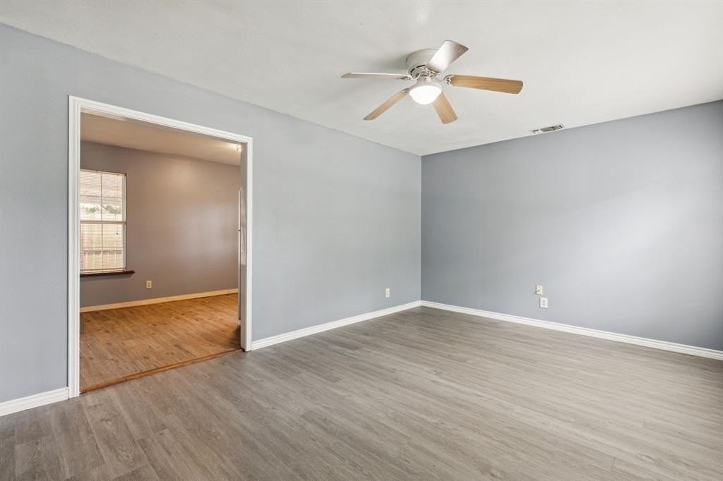 1424 Knight St - Photo 6 of 25