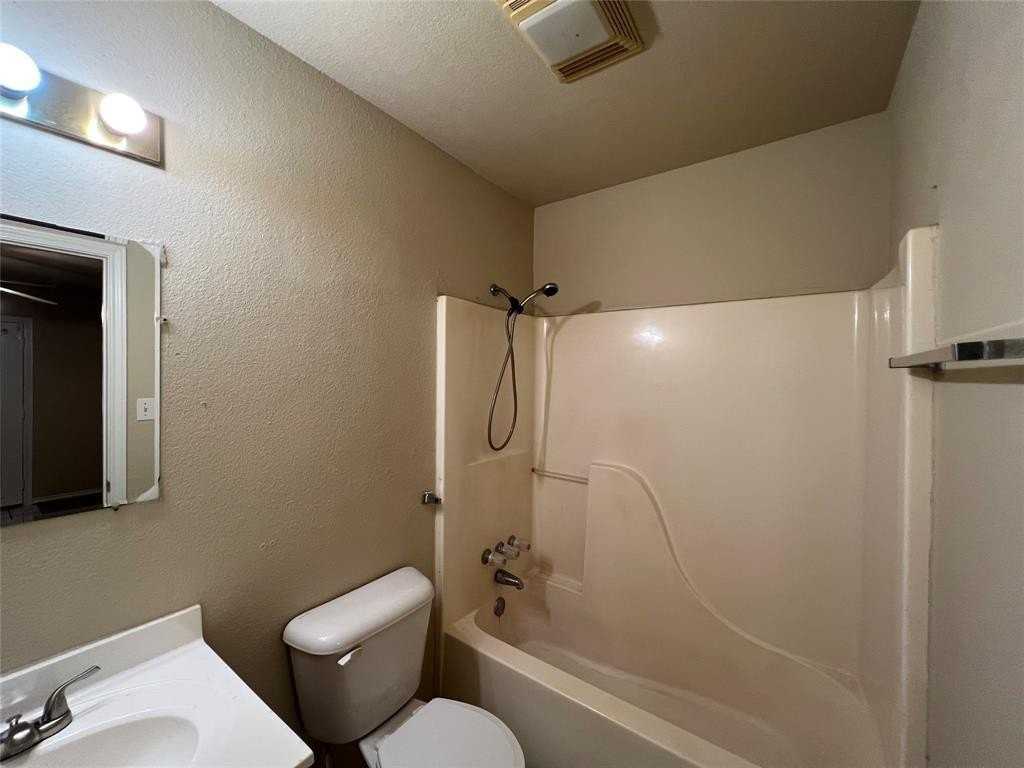 1811 Park Pl - Photo 7 of 14
