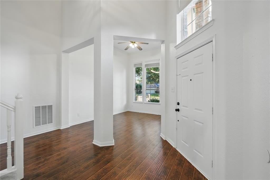 916 Sugarberry Ln - Photo 7 of 31