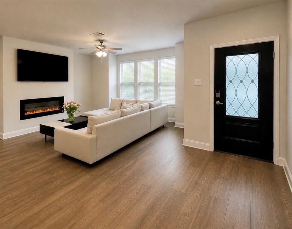 7849 Sunset Blvd - Photo 2 of 13