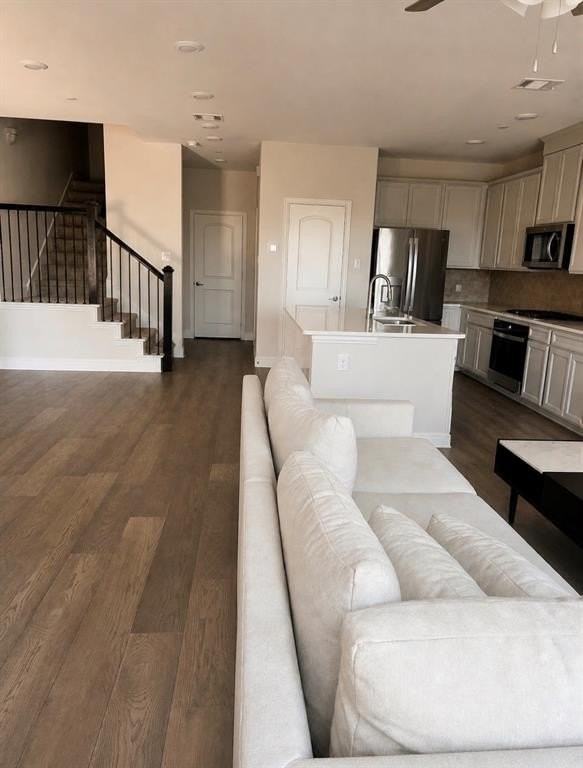 7849 Sunset Blvd - Photo 3 of 13