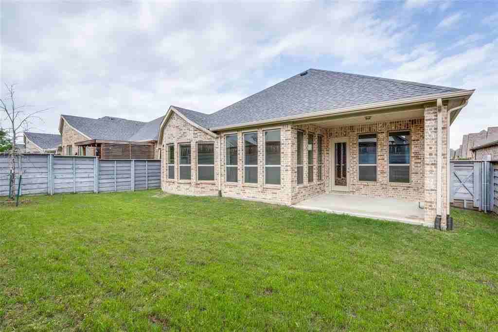 5136 Shallow Pond Dr - Photo 2 of 27