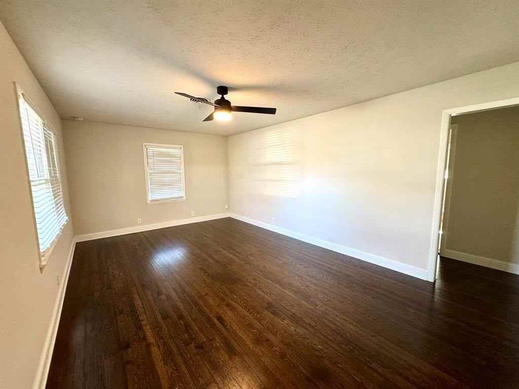 112 Savannah St - Photo 2 of 20