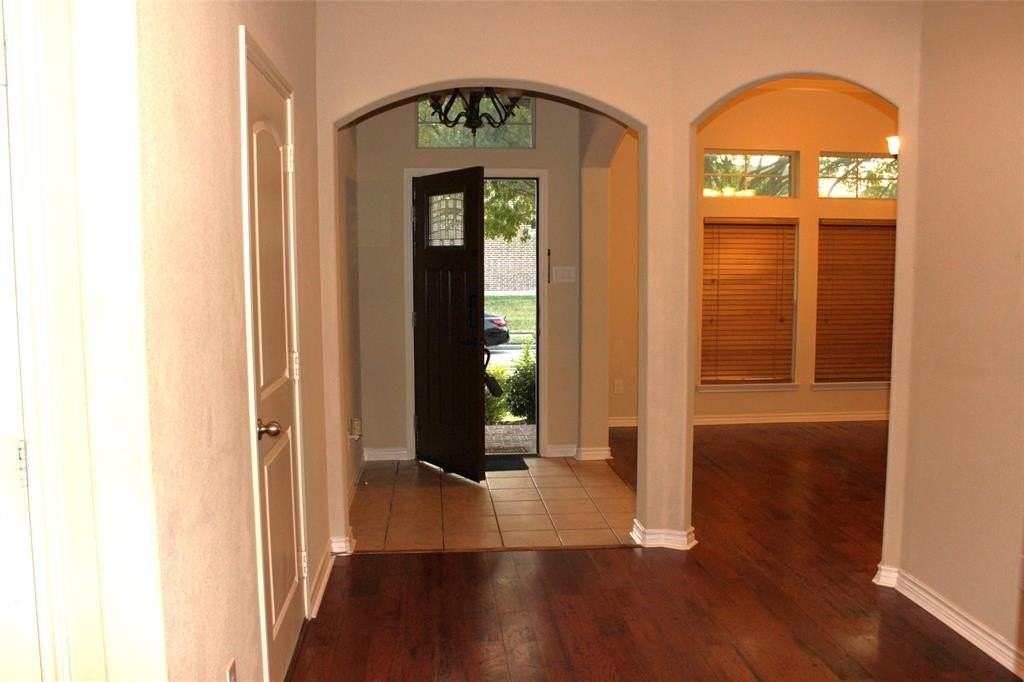 13713 Bluebell Dr - Photo 4 of 24