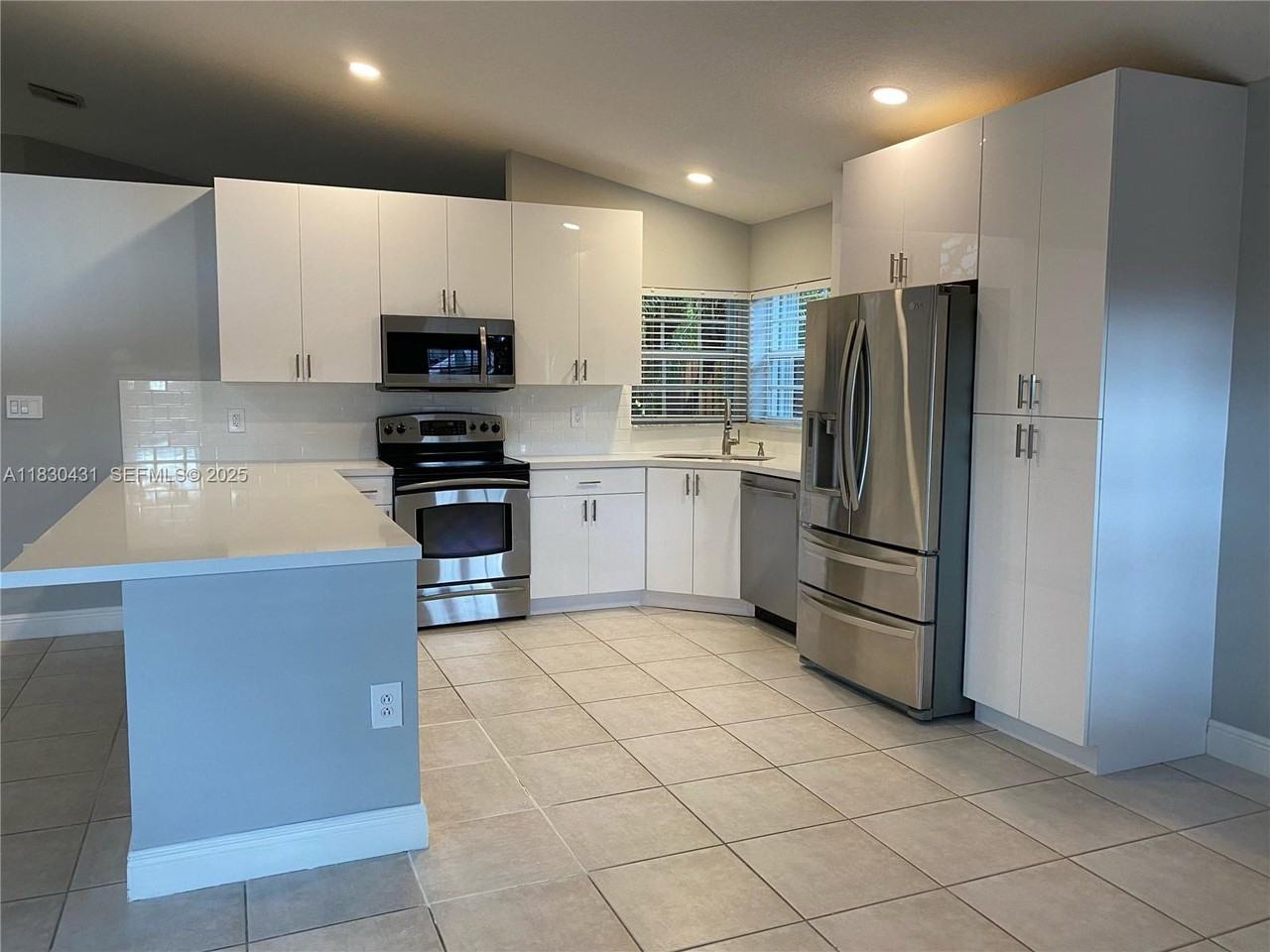 16469 Sw 100th Ter - Photo 3 of 8