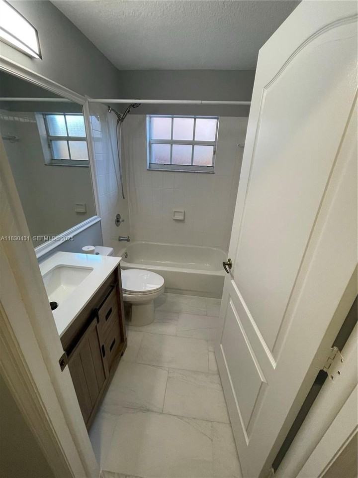 16469 Sw 100th Ter - Photo 5 of 8