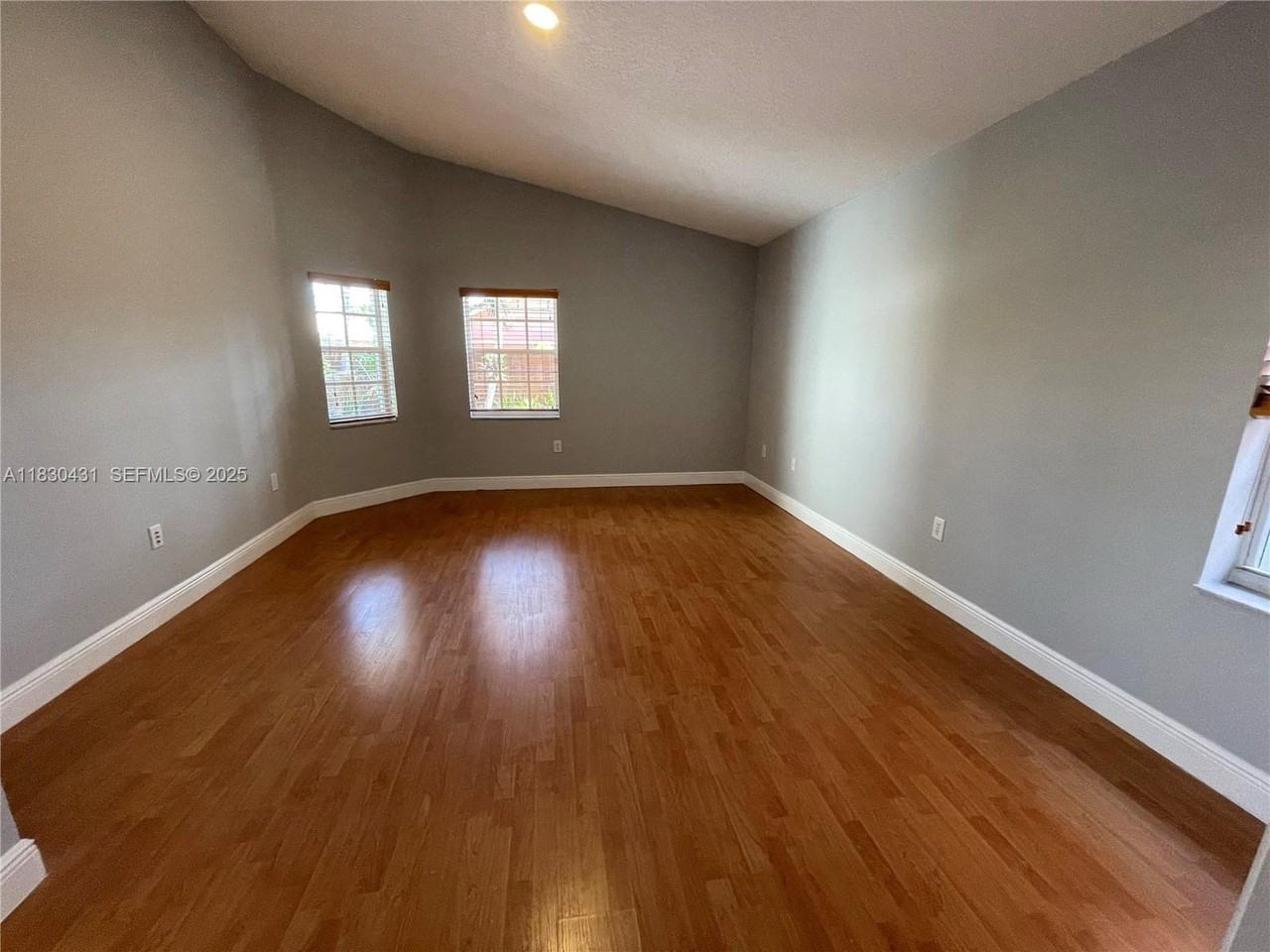 16469 Sw 100th Ter - Photo 6 of 8