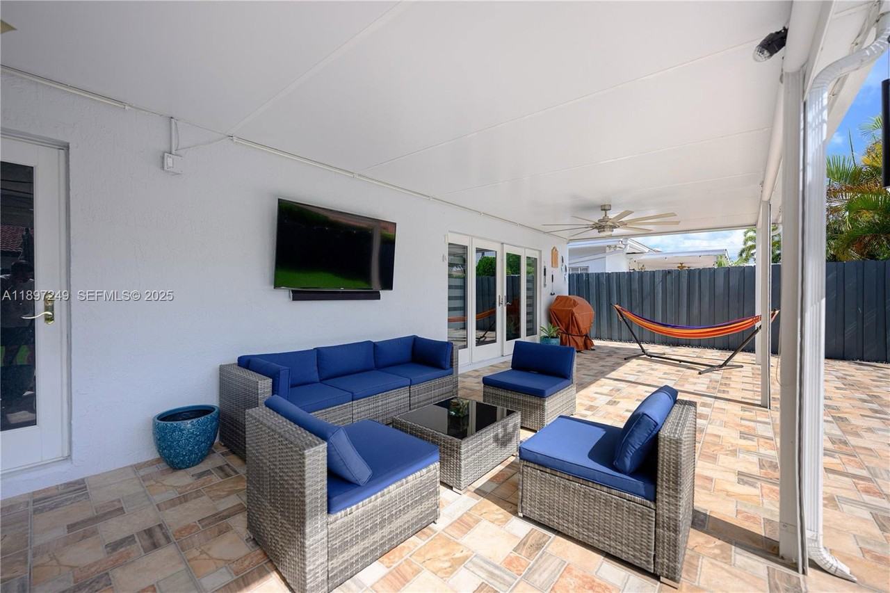 18316 Sw 145th Ave - Photo 4 of 8