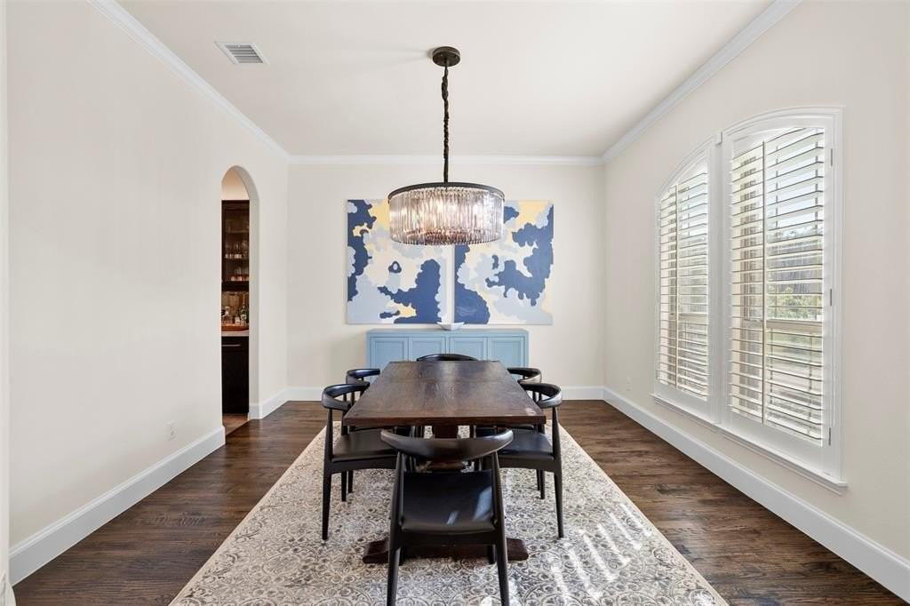 1302 Featherwood Dr - Photo 5 of 20