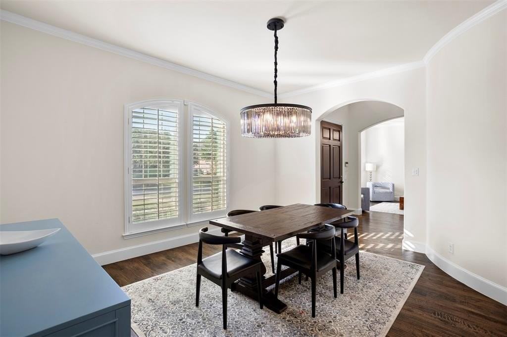 1302 Featherwood Dr - Photo 6 of 20