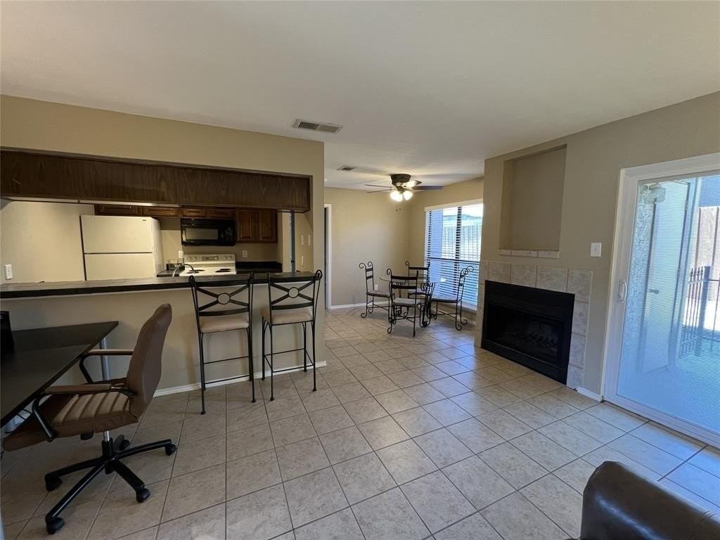 835 W Harwood Rd #C - Photo 3 of 14