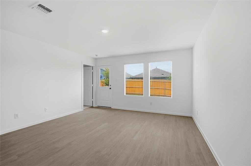 3809 Ontario Way - Photo 7 of 34