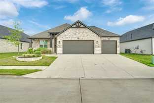 117 Community Dr - Photo 1 of 1