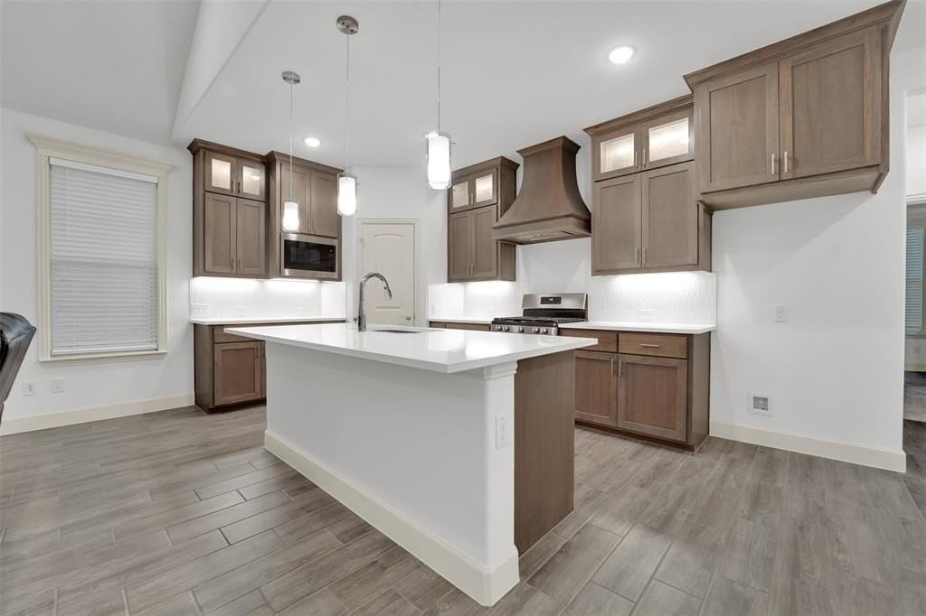 117 Community Dr - Photo 4 of 31