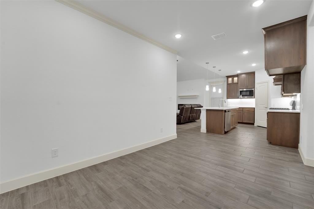 117 Community Dr - Photo 6 of 31