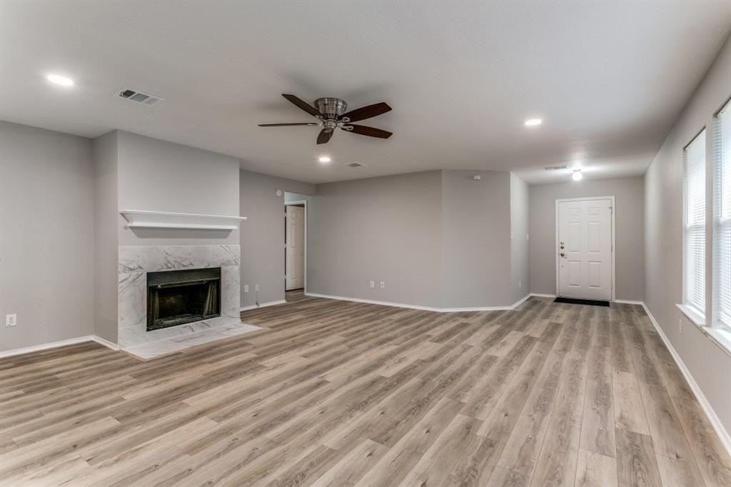 312 Oxford Dr - Photo 2 of 12