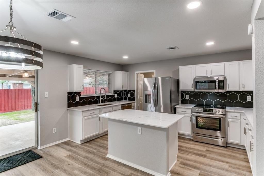 312 Oxford Dr - Photo 4 of 12